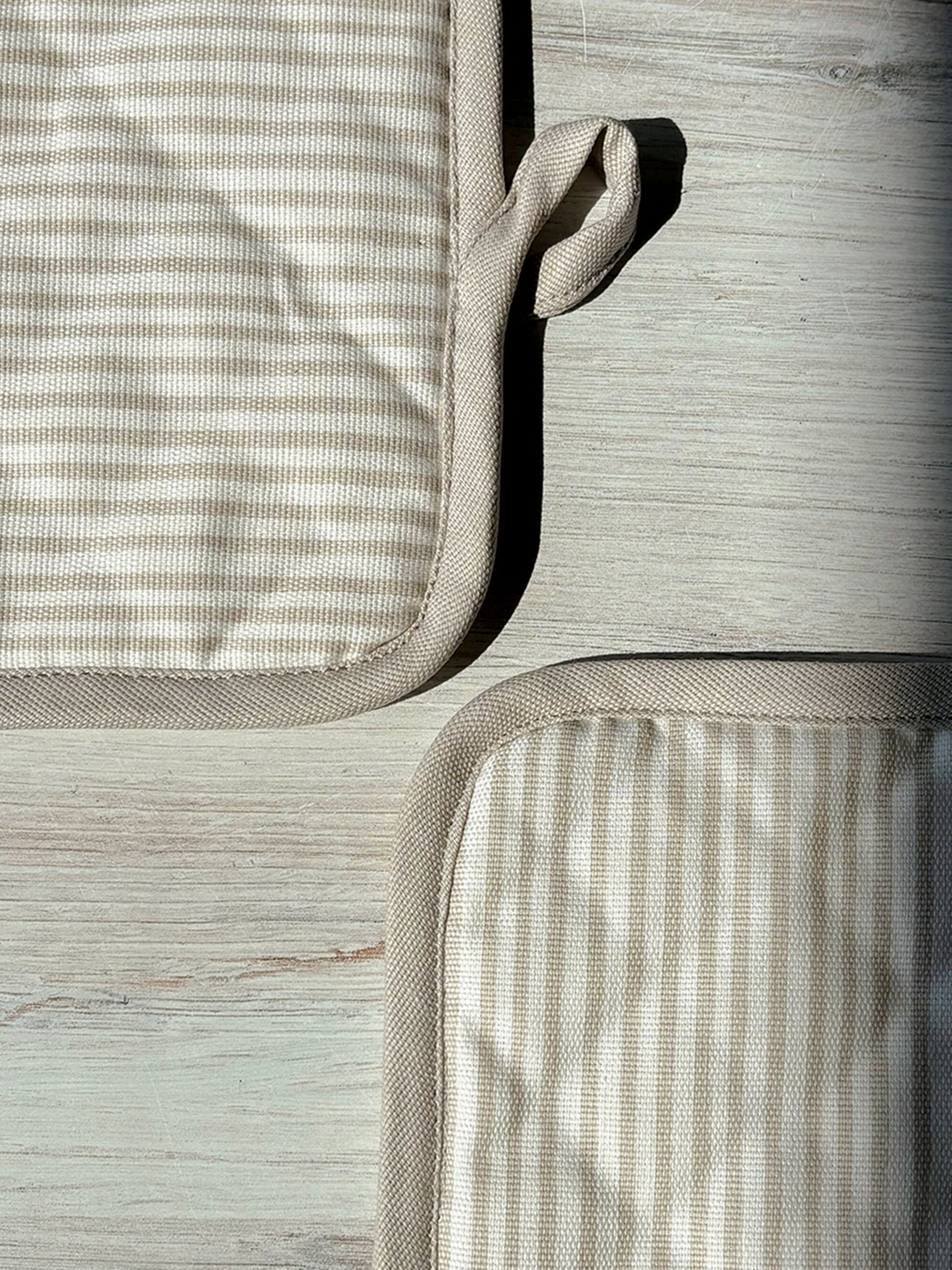 Tan Striped Pot Holder (Set of 2) | Lifestyle Image 2 | Uncommon Lifestyle