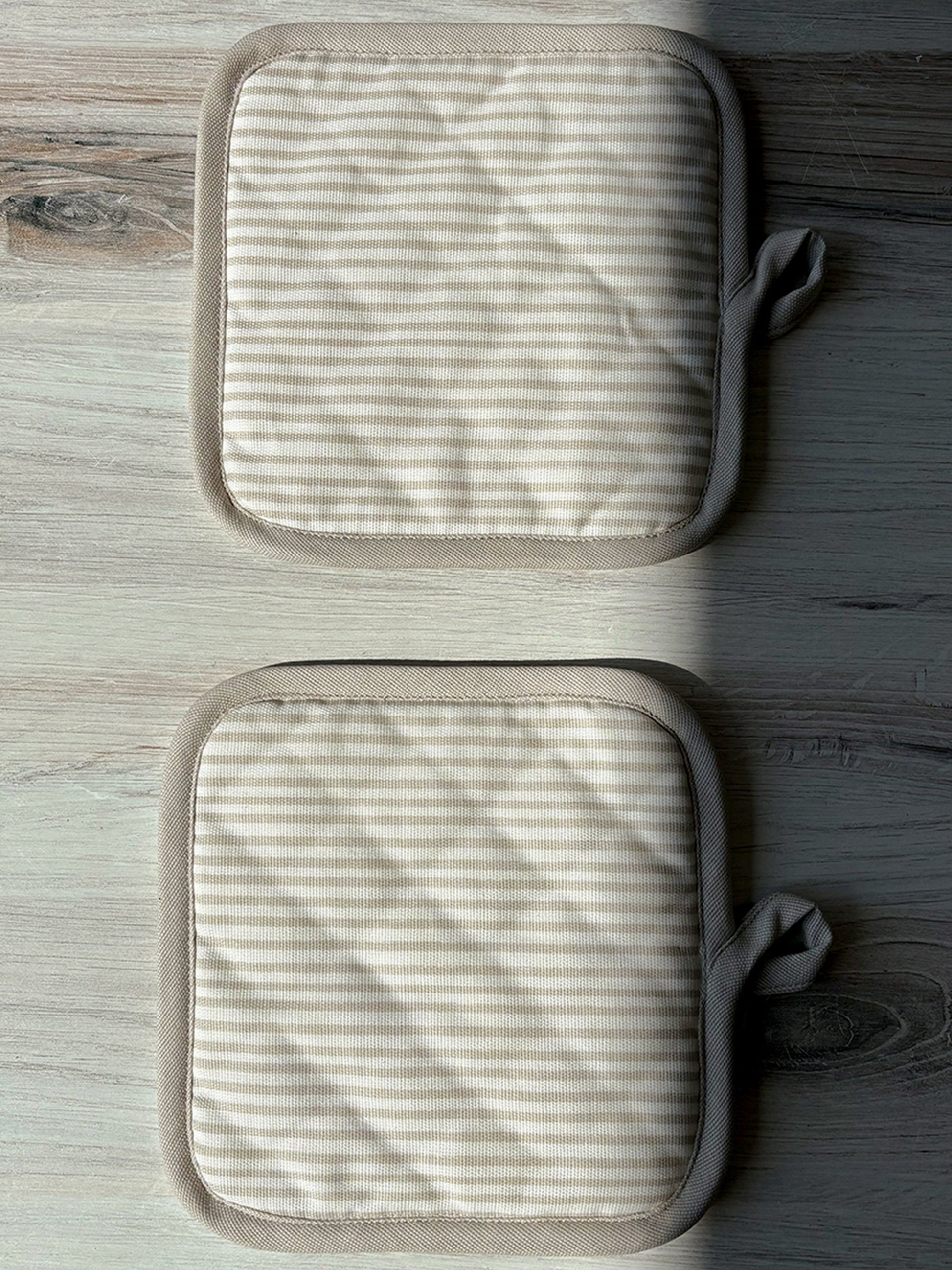 Tan Striped Pot Holder (Set of 2) | Lifestyle Image 3 | Uncommon Lifestyle