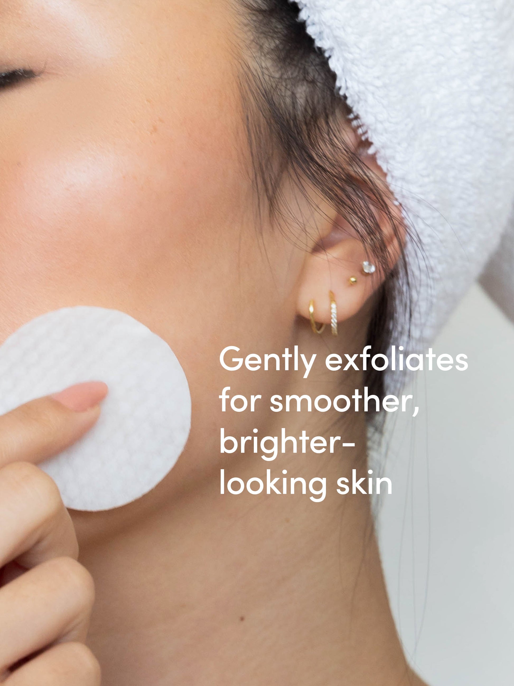 Glycolic Pads | 48 ml // 1.62 fl oz | Model Image 2 | Uncommon Beauty