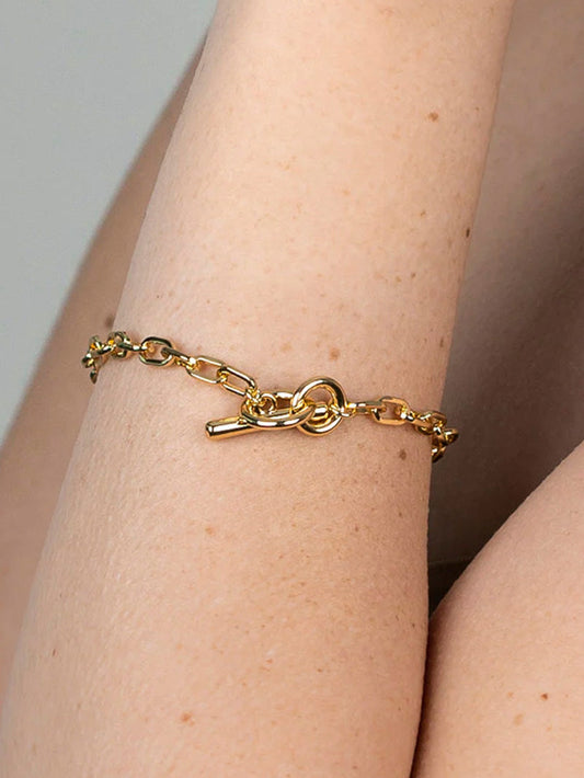 Chain Bracelet | Gold | Product Detail Image | Uncommon James