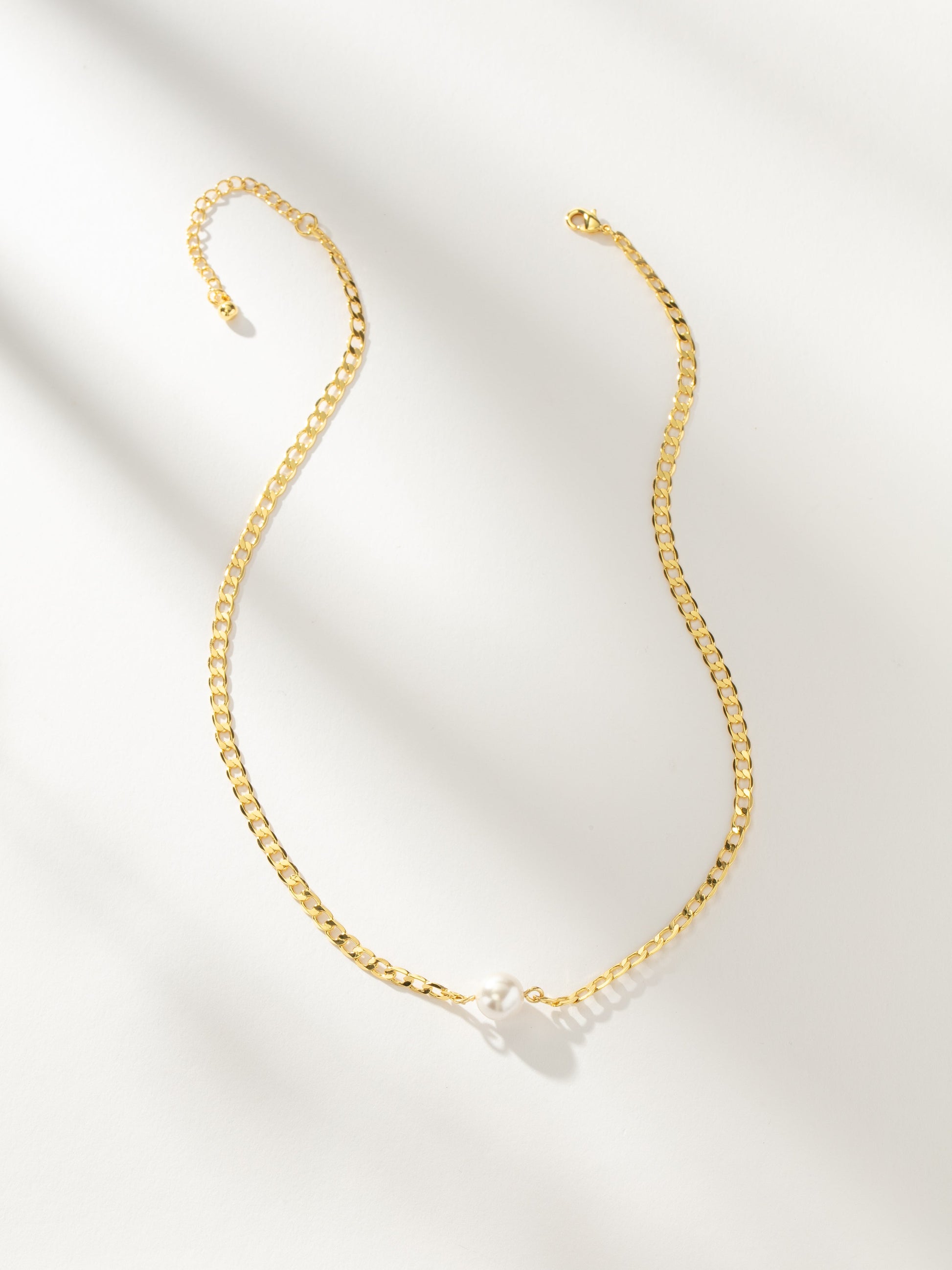 Statement Pearl Necklace | Gold | Product Image | Uncommon James