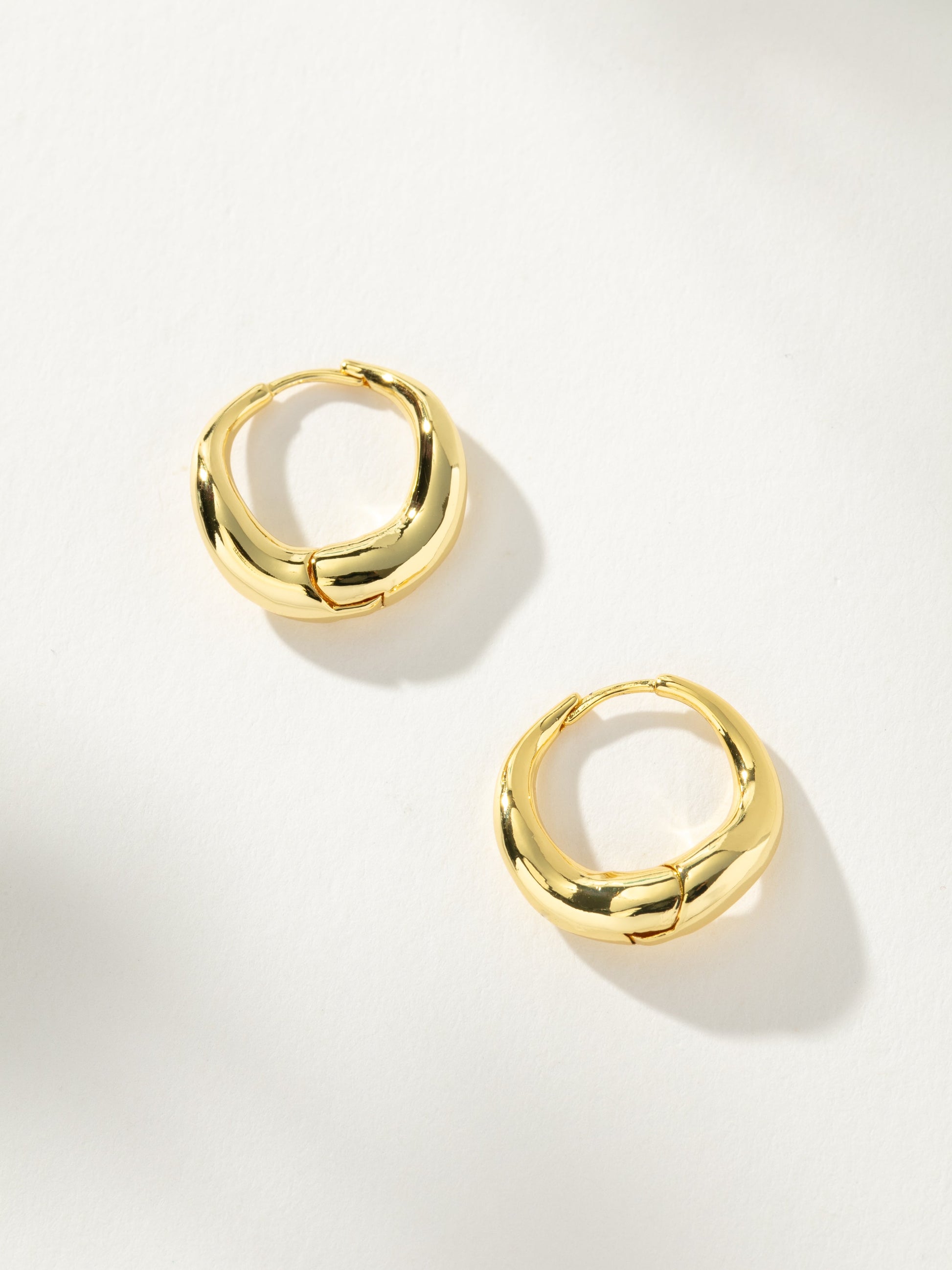 Organic Huggies | Gold | Product Image | Uncommon James