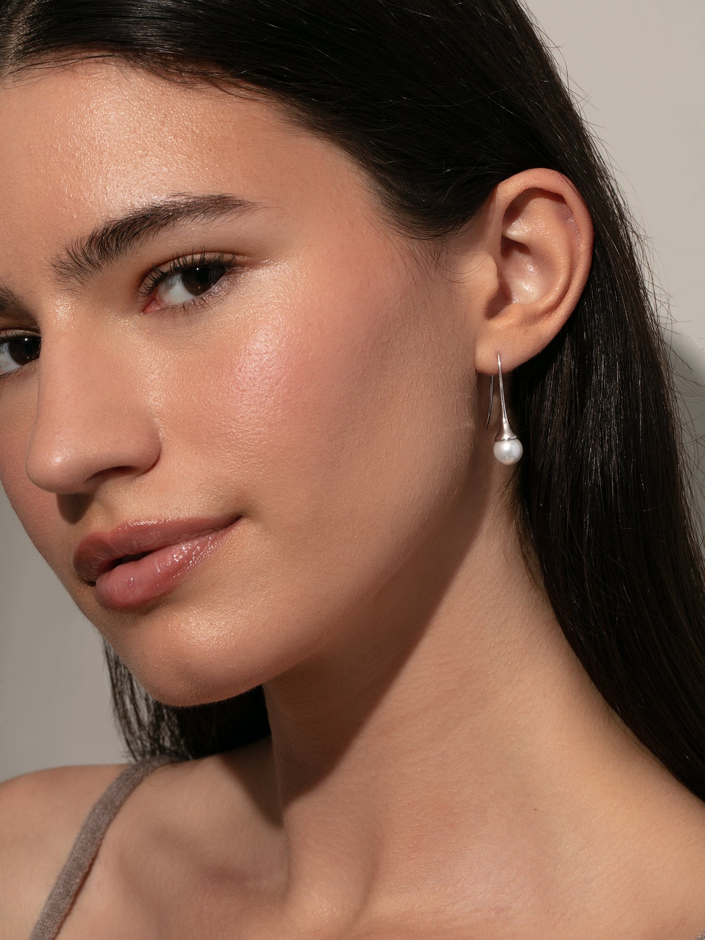 Pearl Teardrop Earrings | Silver | Model Image | Uncommon James