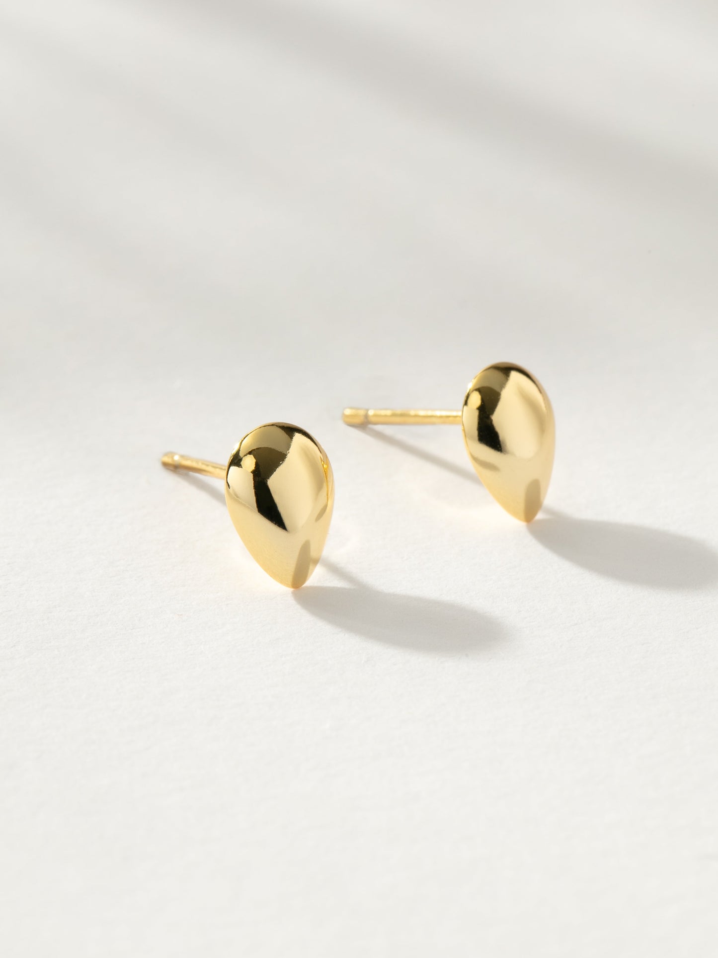 Droplet Stud Earrings | Gold | Product Image | Uncommon Jame