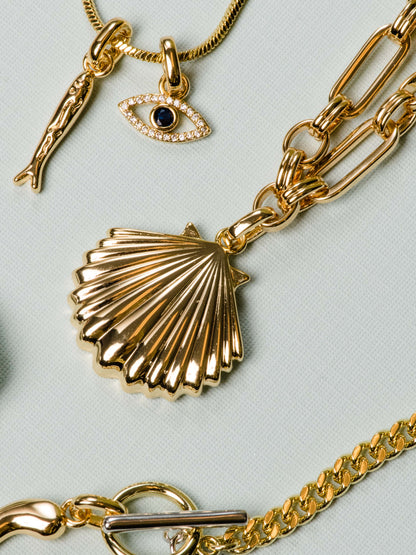 ["Clamshell Charm"]