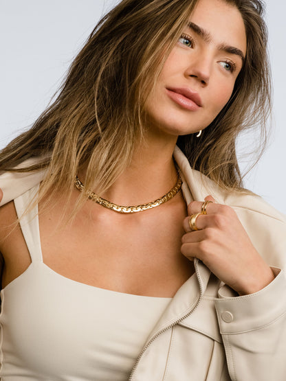 ["Eden Statement Chain Necklace ", " Gold ", " Model Image ", " Uncommon James"]