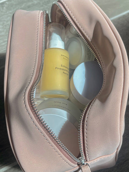 ["Everywhere You Go Travel Bag ", " Lifestyle Image 2 ", " Uncommon Beauty"]