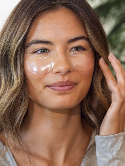 ["Eye Masks ", " 30 Sets / 2.96 fl oz ", " Model Image ", " Uncommon Beauty"]
