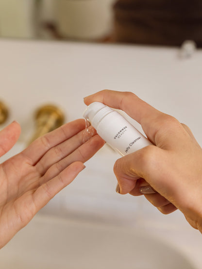 ["Jelly Cleanser ", " Travel / .50 fl oz ", " Product Image 2 ", " Uncommon Beauty"]
