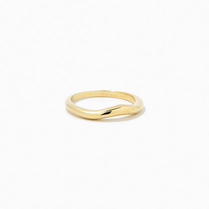 ["Curve Vermeil Ring ", " Gold Vermeil ", " Product Detail Image ", " Uncommon James"]
