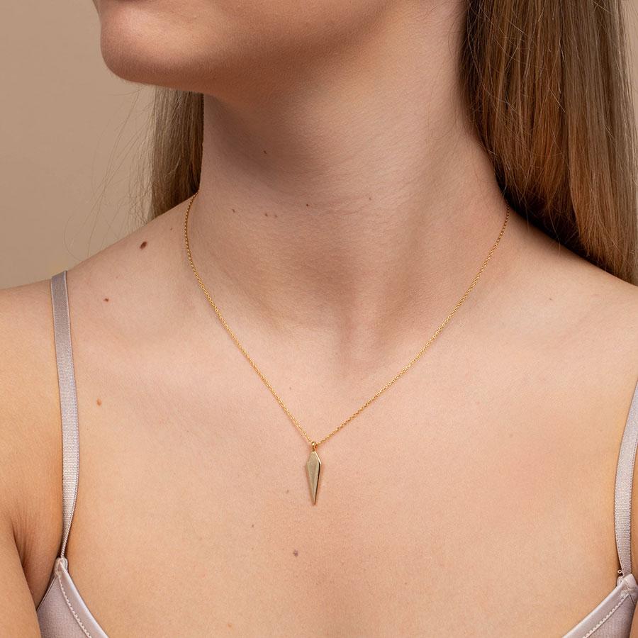 TO THE POINT NECKLACE