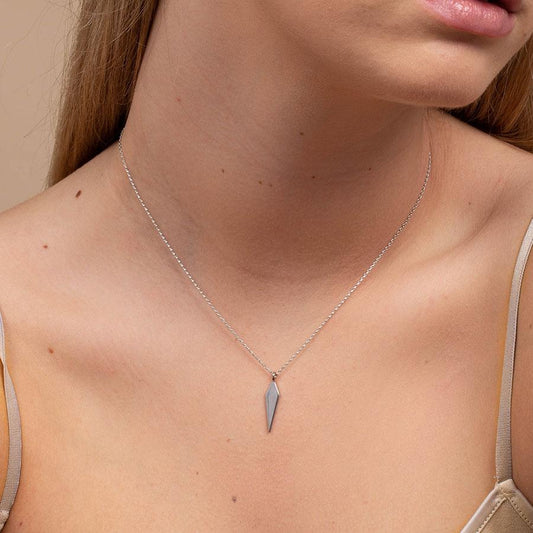 TO THE POINT NECKLACE